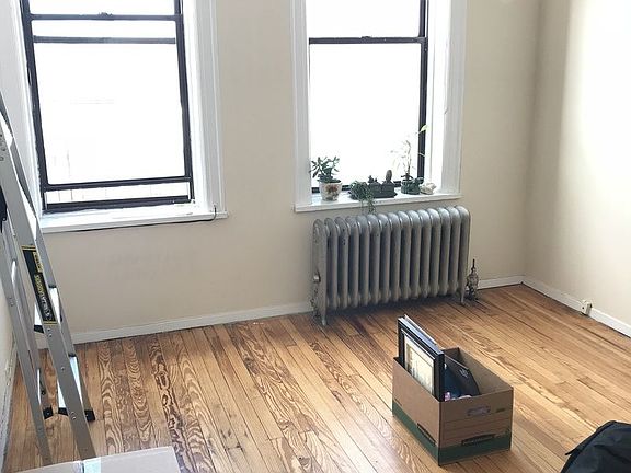 4th image of 3074 37th St APT 1R