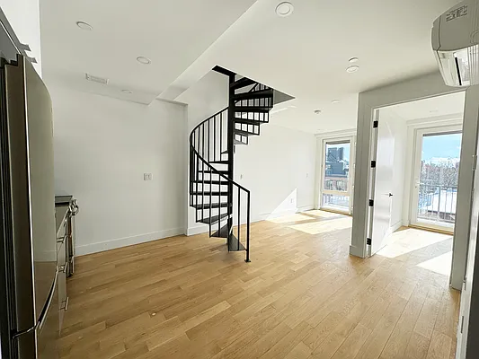 Rented by Rentopia | media 21