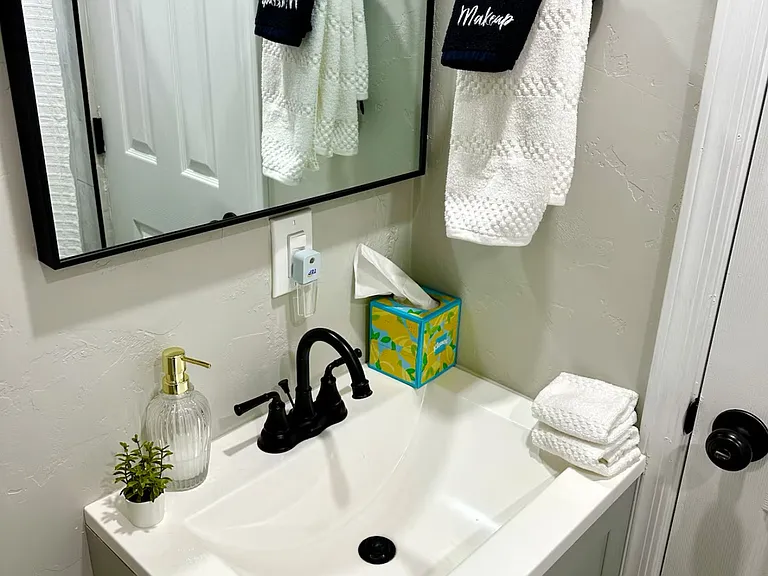 810 E Halcyon Rd — Photo 9