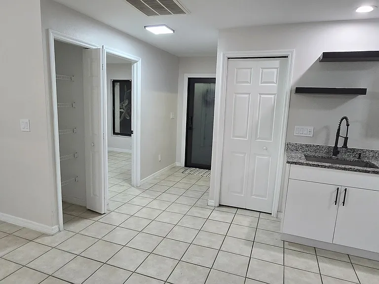 2435 Paul Ave S — Photo 9