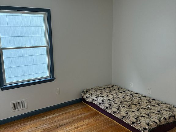 4th image of 294 Randolph Ave APT 2