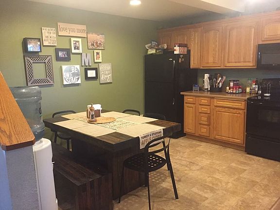 Kitchen/eating area 