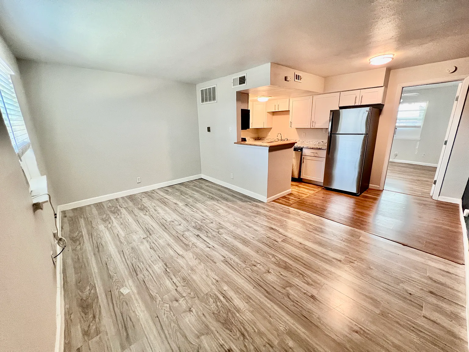 5011 San Jacinto St — Photo 3