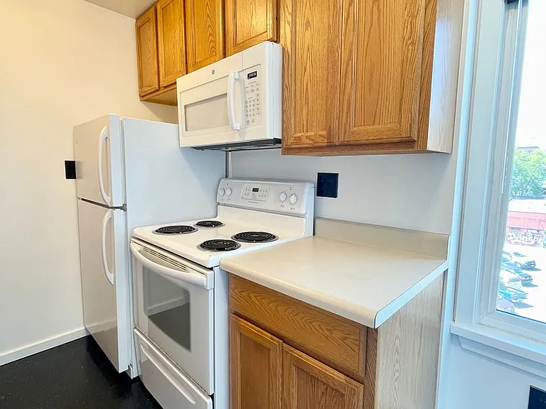 Escolier Apartments — Photo 53