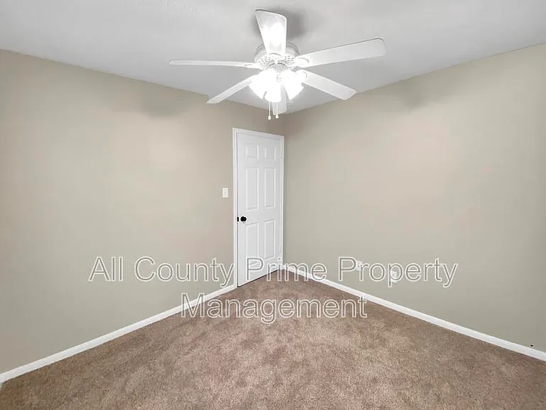 10825 Royal Magnolia Dr — Photo 16
