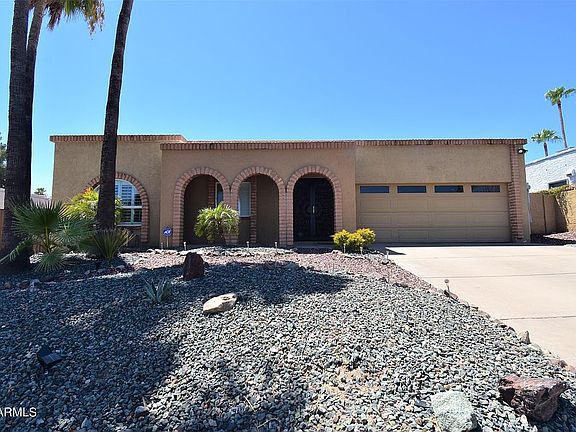 3rd image of 2615 E Claire Dr