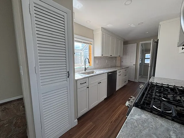 9 Sybil Ave — Photo 5