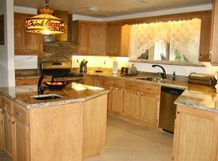 2255 Riveroaks Dr, West Columbia, TX 77486