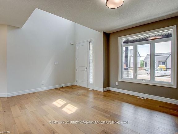 3rd image of 58 Aspen Cir