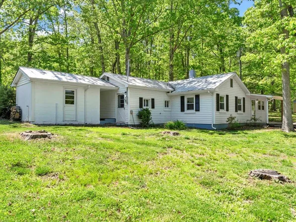 3012 Chase Ct, Salem, VA 24153