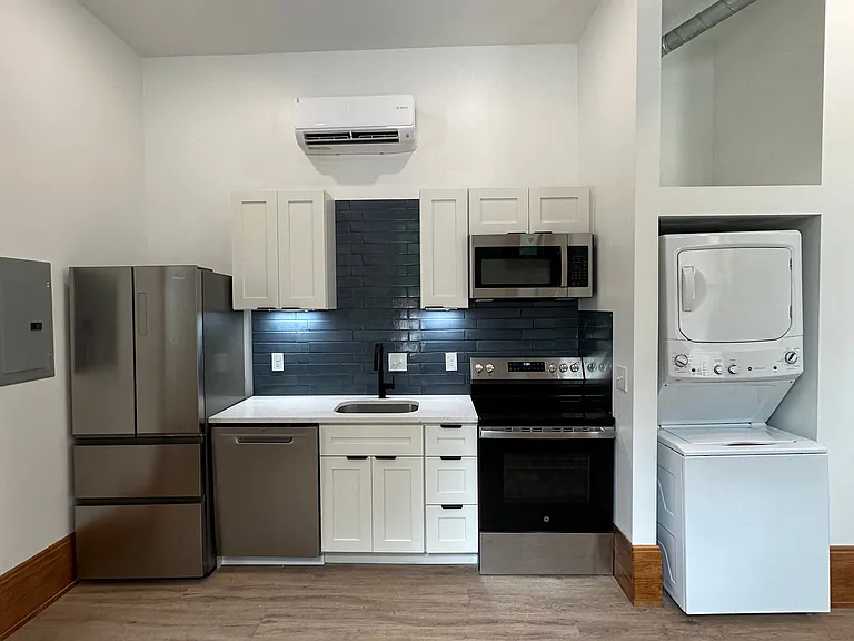 18 Mulberry St #6 — Photo 4