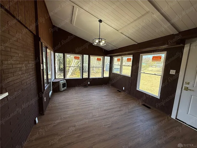 675 Wright St — Photo 19