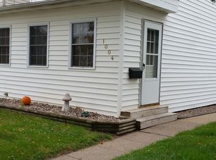 1004 Garfield Ave, Dubuque, IA 52001