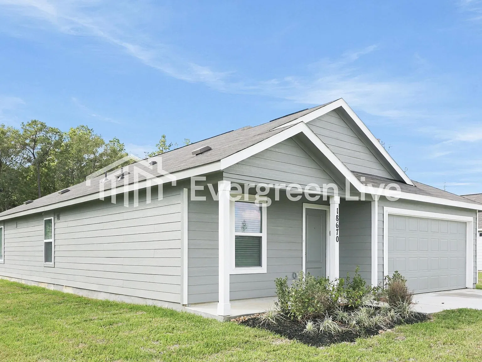 4 bed, 2.0 bath, 1707 sqft, $1,595 — Photo 2