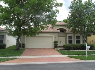 6340 Harbour Club Dr, Lake Worth, FL 33467