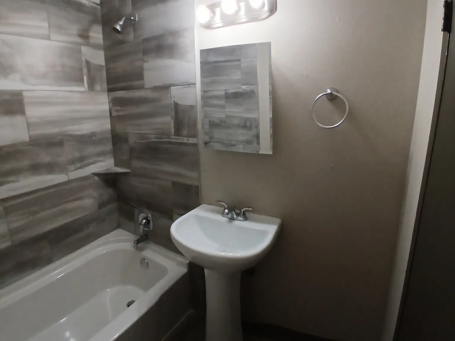 The Regent — Photo 4