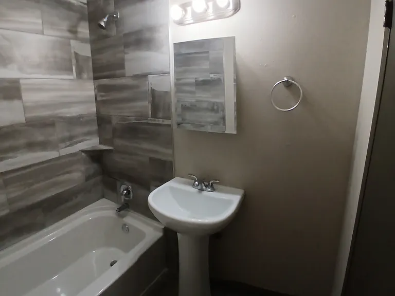 bathroom - photo 2