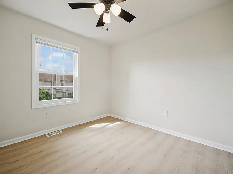 5589 Campus Dr #1 — Photo 15