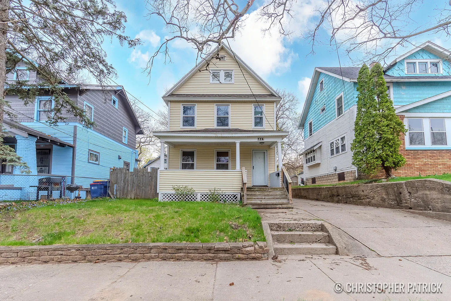 1007 Watkins St SE photo 1