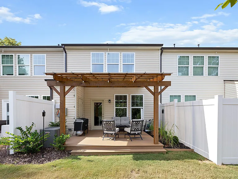 161 Wildflower Cir — Photo 2