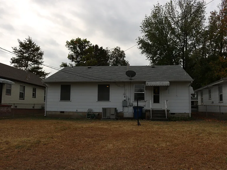 2833 E 1st Pl — Photo 18