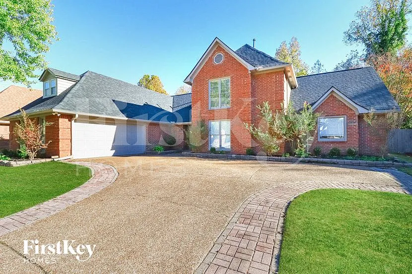 5 bed, 4.0 bath, 3655 sqft, $2,755 — Photo 2