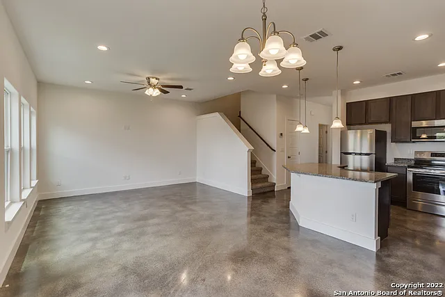 206 Topaz #1502 — Photo 19