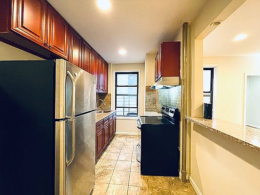 5th image of 501 W 135th St #16B