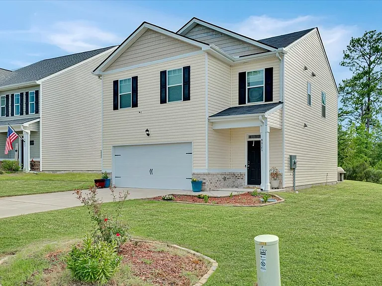 1127 Sims Dr — Photo 4