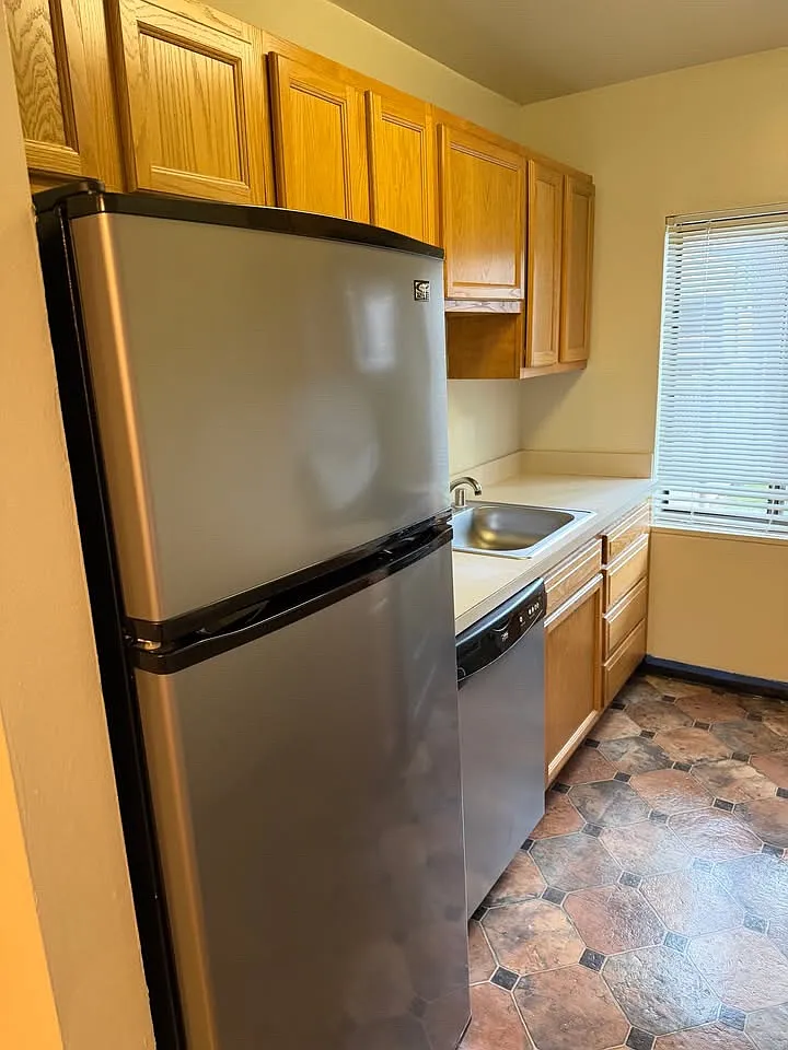 1 bed, 650 sqft, $1,550 — Photo 4