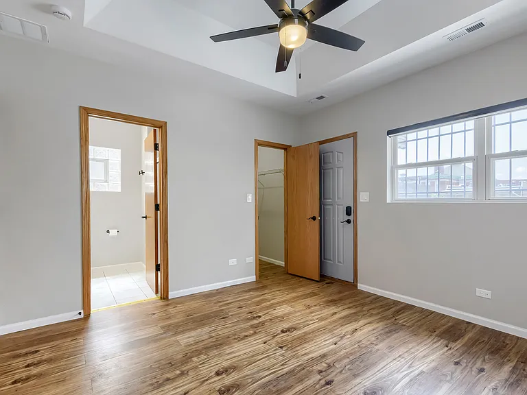 1422 N Maplewood Ave — Photo 10