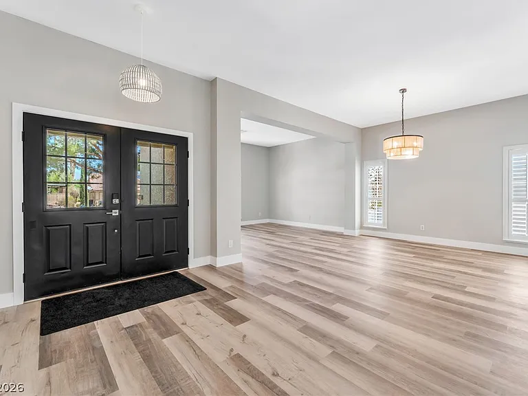 5121 Burr Oak Dr — Photo 3