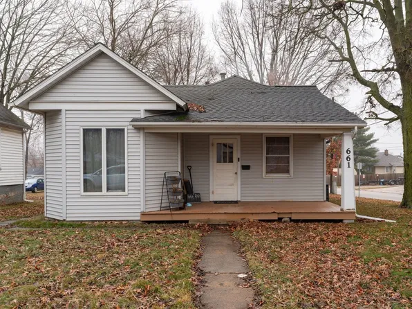 661 6th St, Lincoln, IL 62656