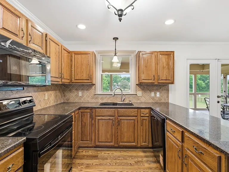 213 Rising Sun Ln — Photo 5