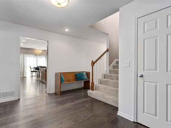 2nd image of 9910 Webster Cir