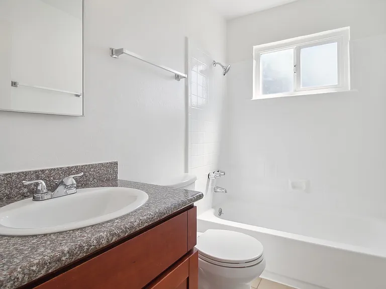 ALAMEDA PARK APARTMENTS — Photo 33
