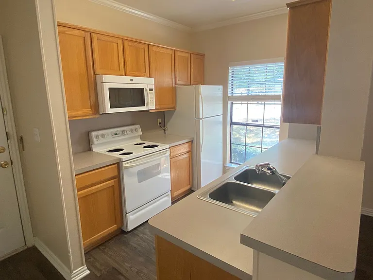 2204 N Carroll Blvd #1 — Photo 6