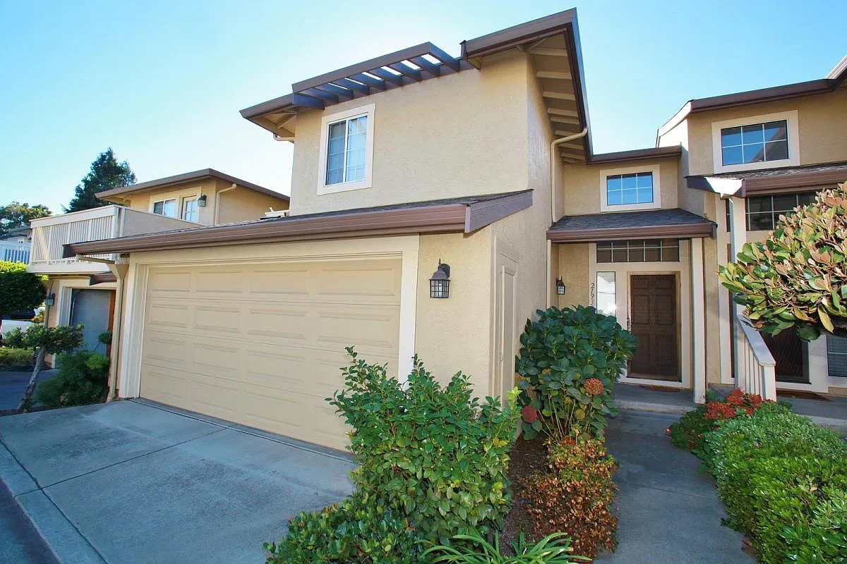 21933 Nugget Canyon Dr photo 1