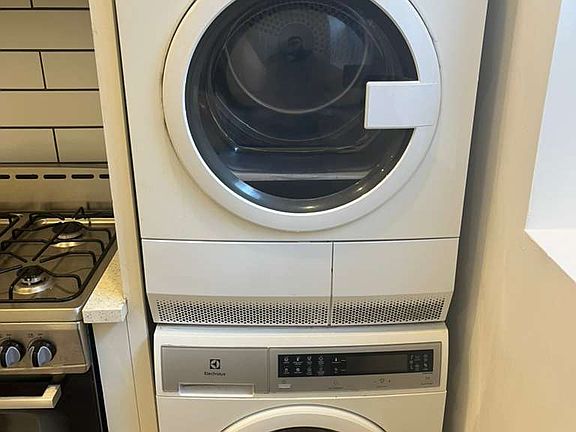 2nd image of 167 Irving Ave APT 1L
