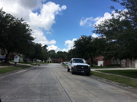 5th image of 4023 Old Pine Grove Dr
