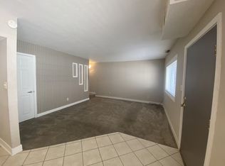 614 Ansborough Ave APT 2, Waterloo, IA 50701