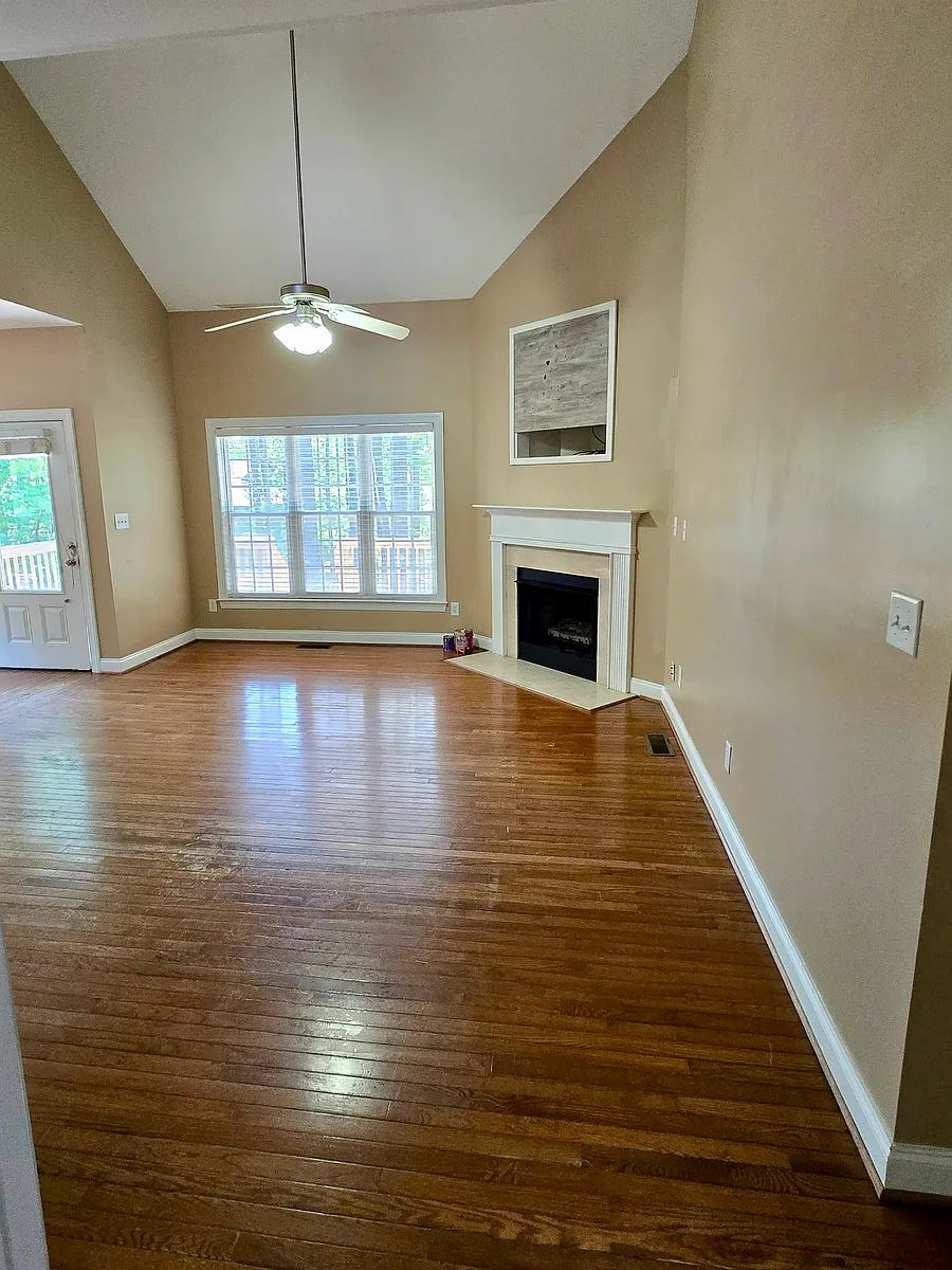 Family room. - 42 Port Bay