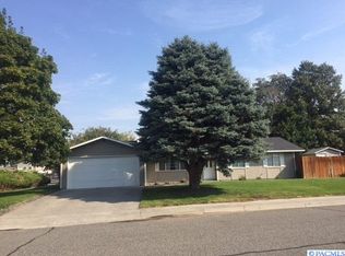 8400 W Deschutes Pl, Kennewick, WA 99336