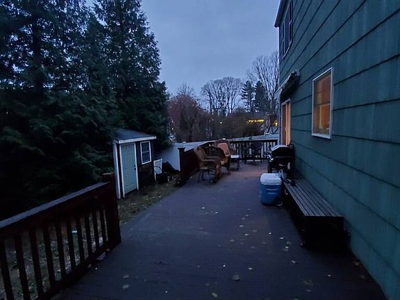 4th image of 40 Lincoln Ave
