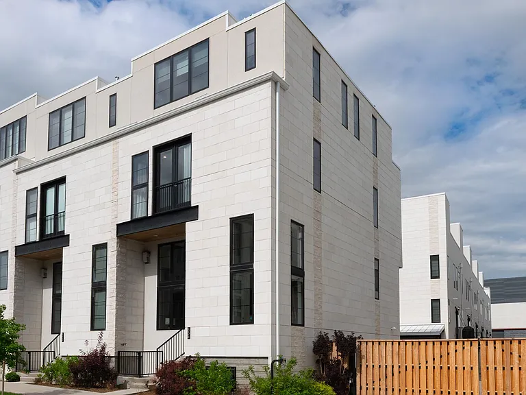 835 Bellaire St — Photo 2