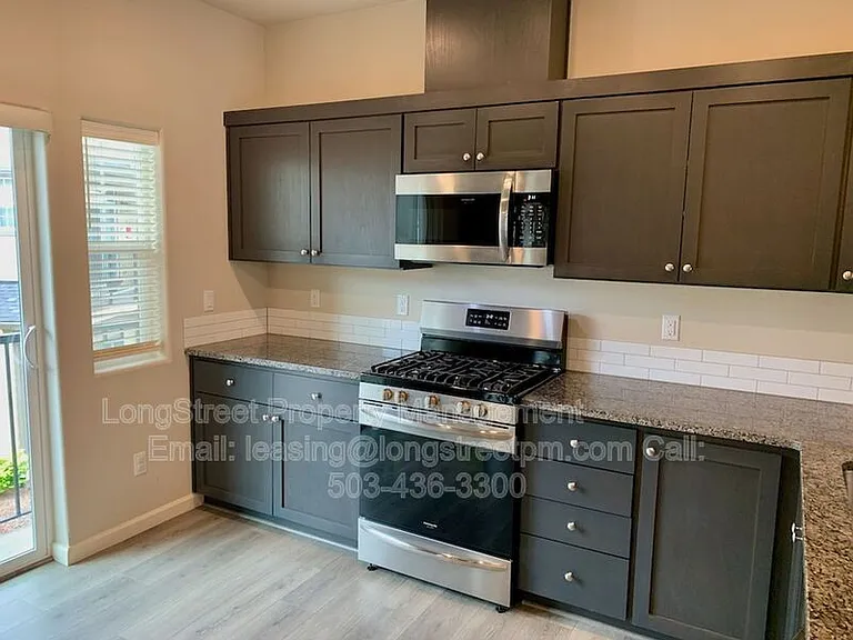 11457 SW Mont Blanc St — Photo 5