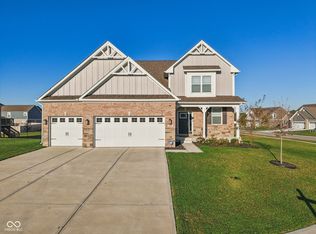 1634 Pelham Dr, Greenwood, IN 46143