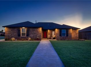 115 Oakridge Dr, Elk City, OK 73644