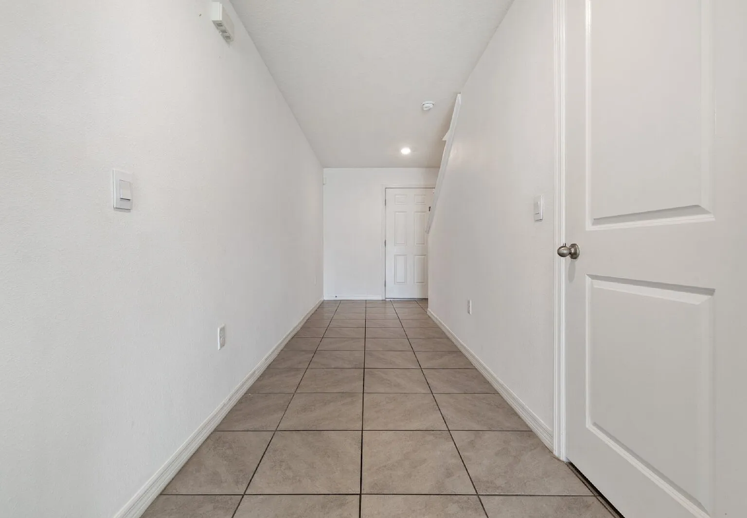 5 bed, 3.0 bath, 2447 sqft, $2,745 — Photo 4