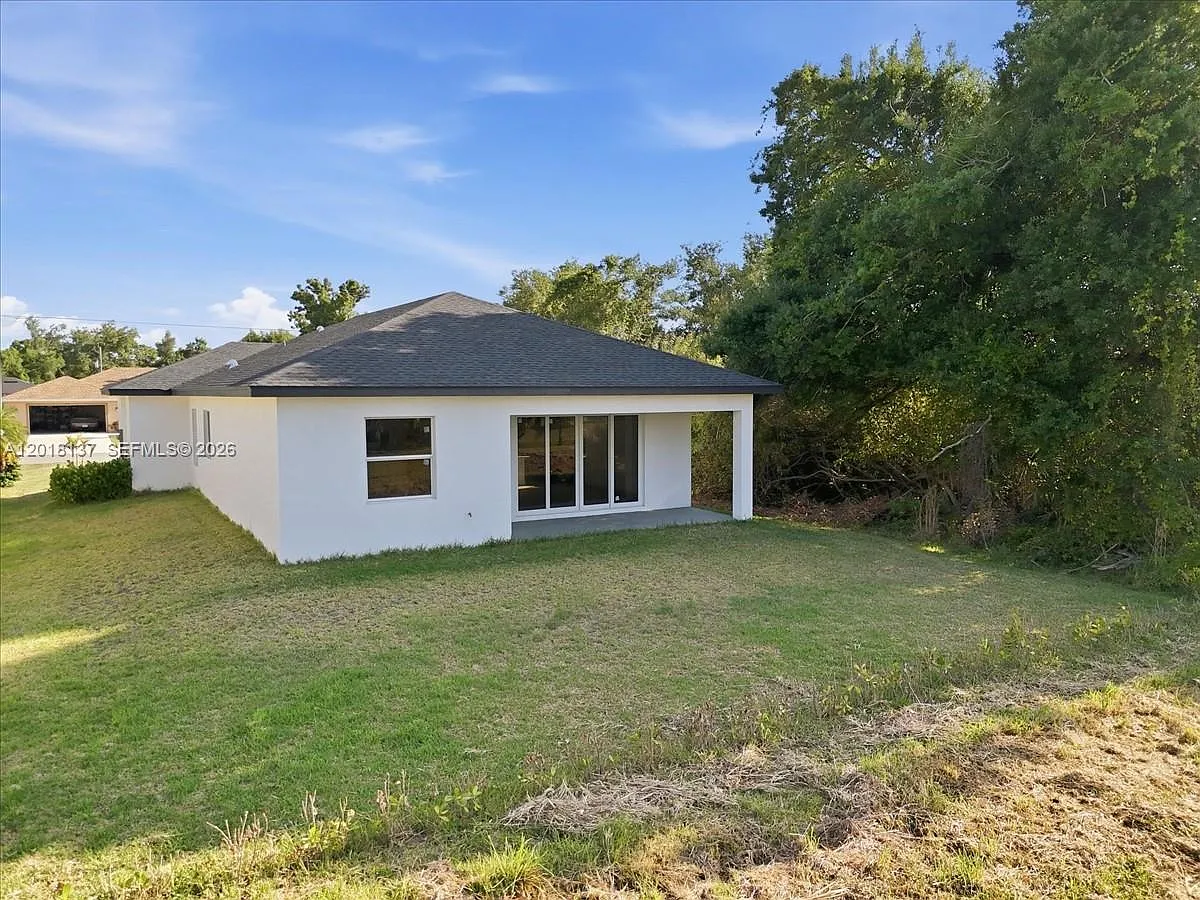 3 bed, 2.0 bath, $2,000 — Photo 3